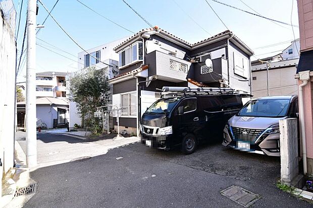 車通りの少ない道路で小さなお子様も安心。家と同じくらい周辺環境は大切なもの。図面だけでは分からない現地の雰囲気もご確認くださいませ。