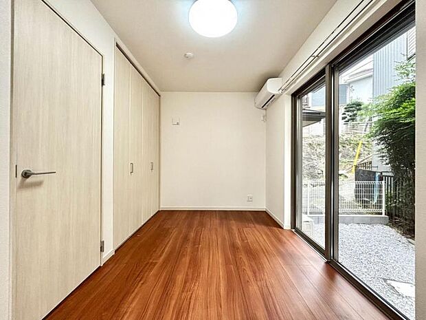 住まう方自身でカスタマイズして頂けるようシンプルにデザインされております。