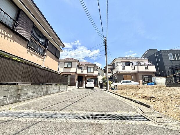 毎日のお車の出し入れもストレスなく行えます。【2026.5.12撮影】