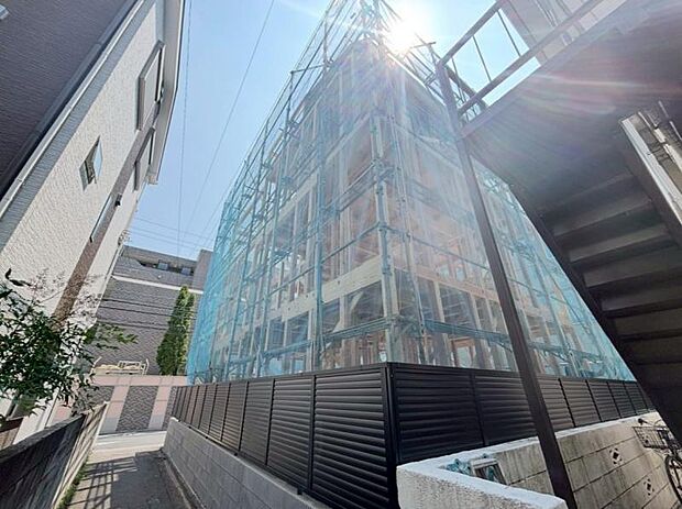 建築途中だからこそ、周辺環境や街並みまで落ち着いてチェックいただけます。住宅ローン相談も同時にお受けいたします。（2026.5.16）