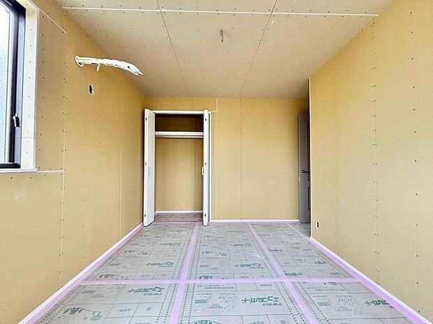 シンプルで温かみのあるデザインで、ゆったりと過ごせます。