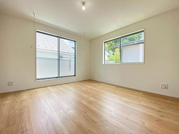 各部屋に備えられたクローゼット。普段使わないものなども収納可能ですので、居室を広く使うことが出来ます。