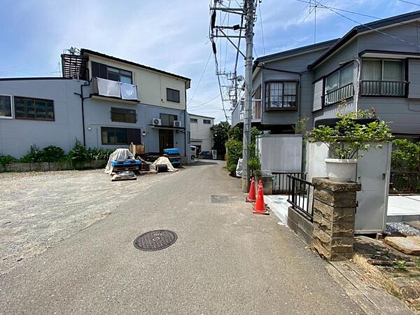 車通りが少なく、静かで安心して暮らせる環境です。