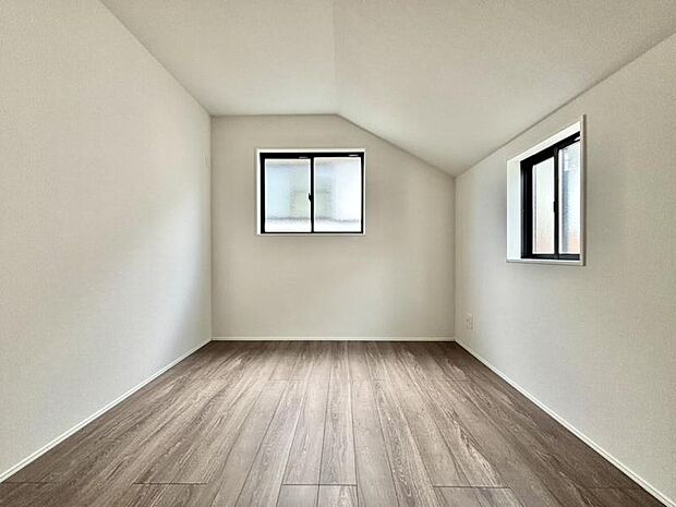 住まう方自身でカスタマイズして頂けるようシンプルにデザインされております。