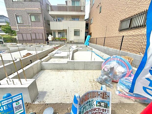 JR南武線「小田栄」駅徒歩11分 JR南武線・鶴見線「浜川崎」駅徒歩14分 生活に便利な設備・仕様を揃えた快適住宅です。(2026年7月撮影)