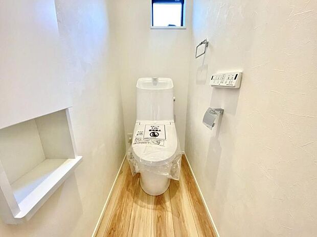 清潔感のあるシンプルで使いやすいトイレです。