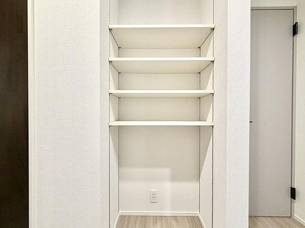 全室収納付き 収納を全室に設置。衣類はもちろん、部屋ごとに必要なものを細かく収納でき、利便性も高まります。