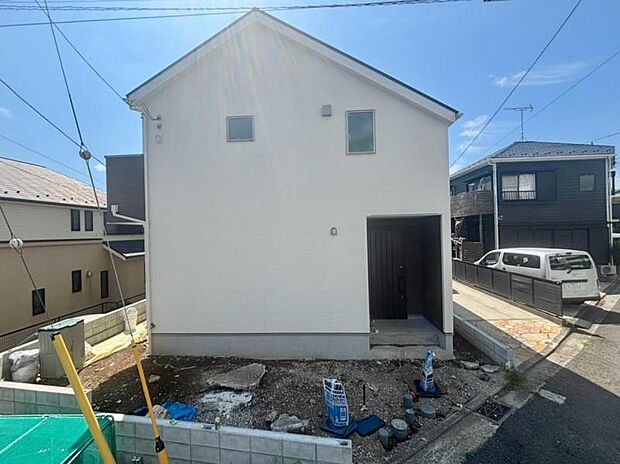 2階建て 3階建てに比べ上下階への移動が少なく、お年寄りがいらっしゃるご家庭や、ご自身の老後を考えると安心感が高まります。