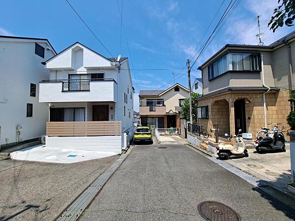現地で広さのご体感ができます。図面と合わせてご説明しますので、お気軽にお問い合わせください（2026年7月撮影）