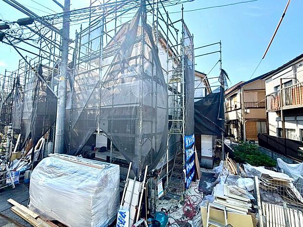 現地で広さのご体感ができます。図面と合わせてご説明しますので、お気軽にお問い合わせください（2026年8月撮影）
