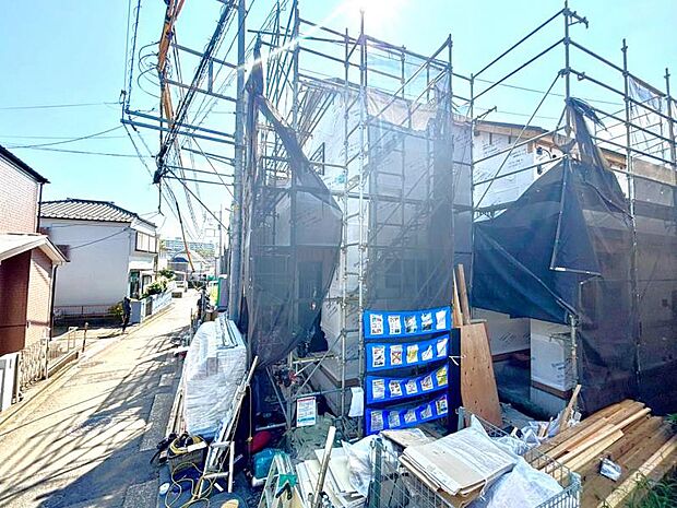 完成前の状態をご覧いただくことで、隣接した環境もしっかりとご覧いただけます（2026年8月撮影）