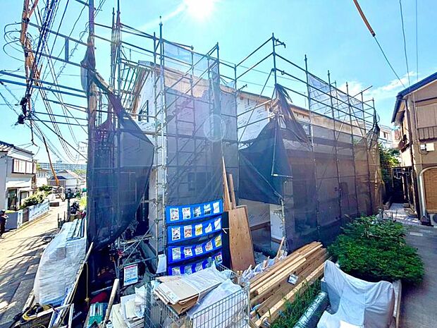 現地の状態をご覧いただくことで、隣接した環境をしっかりとご確認いただけます（2026年8月撮影）