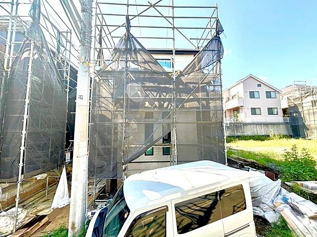 現地で広さのご体感ができます。図面と合わせてご説明しますので、お気軽にお問い合わせください(2026年8月撮影)
