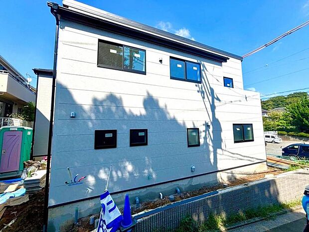 現地で広さのご体感ができます。図面と合わせてご説明しますので、お気軽にお問い合わせください(2026年8月撮影)