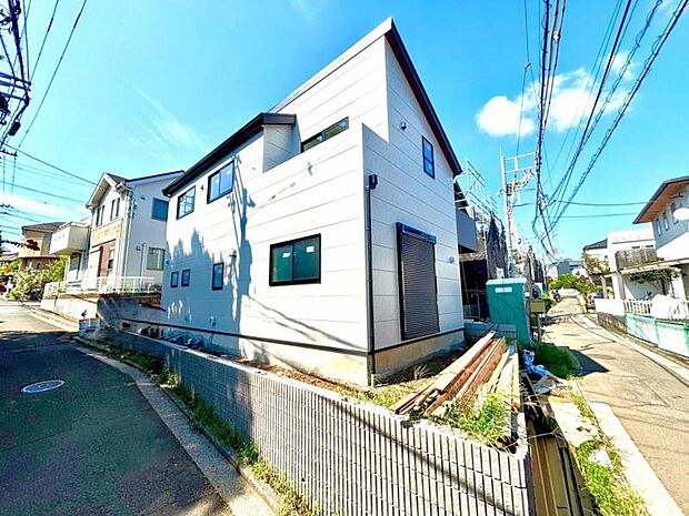 実際見ないと感じられない陽当たりや間取をぜひ現地でご確認ください(2026年8月撮影)