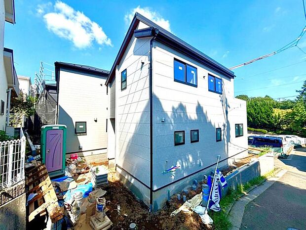 完成前の状態をご覧いただくことで、隣接した環境もしっかりとご覧いただけます(2026年8月撮影)