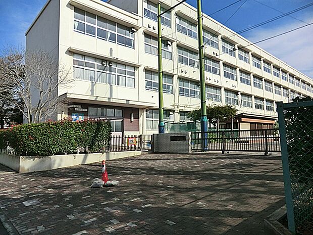 横浜市立新吉田小学校 780m