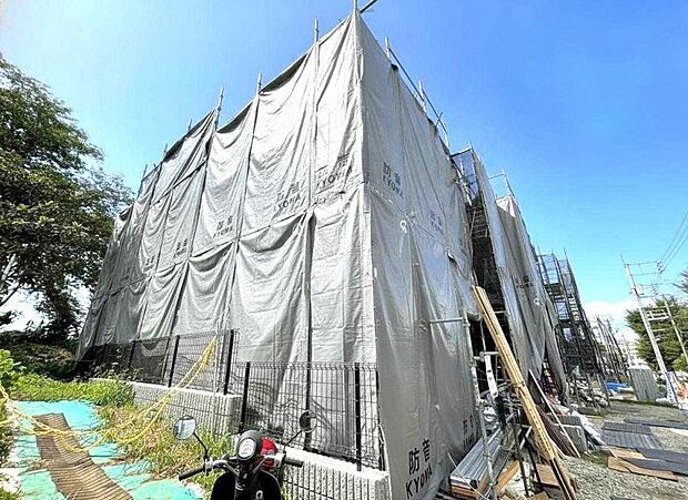 外観の美しさだけでなくそこに住まうご家族様の心地良さも最優先します。(2026年7月撮影)