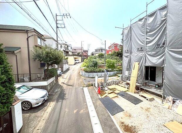 住む人がいつまでも心地良さを感じ続けられる多様な住空間を創造します。(2026年7月撮影)