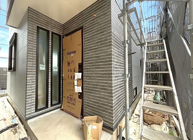 住む人がいつまでも心地良さを感じ続けられる多様な住空間を創造します。(2026年7月撮影)