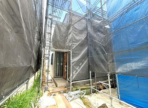 外観の美しさだけでなくそこに住まうご家族様の心地良さも最優先します。(2026年7月撮影)