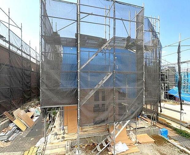 外観の美しさだけでなくそこに住まうご家族様の心地良さも最優先します。(2026年7月撮影)