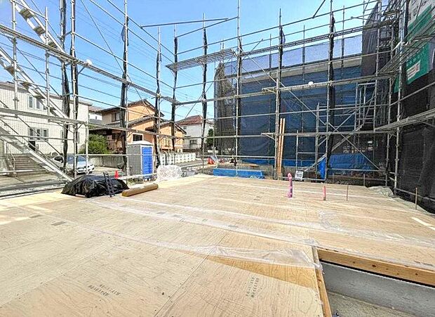 外観の美しさだけでなくそこに住まうご家族様の心地良さも最優先します。(2026年7月撮影)