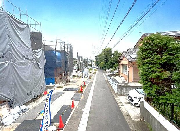 凛とした表情を見せる外観は時の移り変わりの中で様々な表情を見せてくれます。(2026年7月撮影)