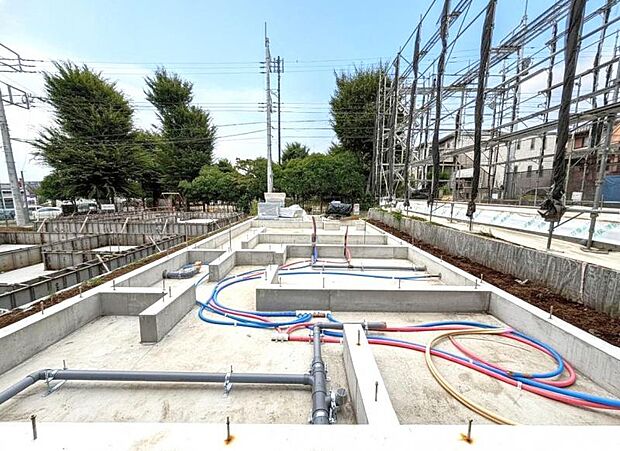 住む人がいつまでも心地良さを感じ続けられる多様な住空間を創造します。(2026年7月撮影)