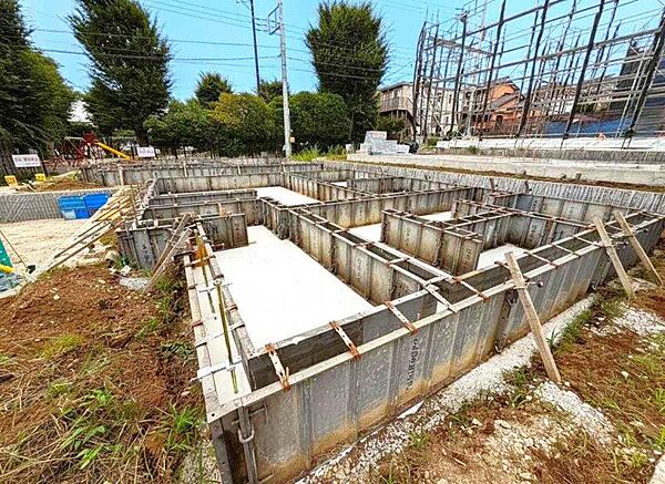 外観の美しさだけでなくそこに住まうご家族様の心地良さも最優先します。（2026年7月撮影）