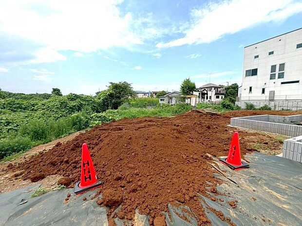 現地と同じくらい、周辺環境は大切です。図面だけでは分からない現地の雰囲気もご確認くださいませ(2026年7月撮影)