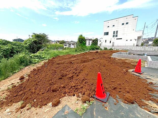 実際見ないと感じられない陽当たりや間取をぜひ現地でご確認ください(2026年7月撮影)