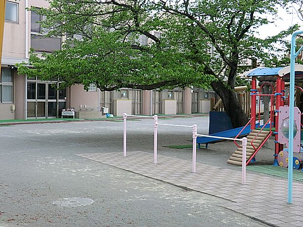 市ヶ尾幼稚園 430m