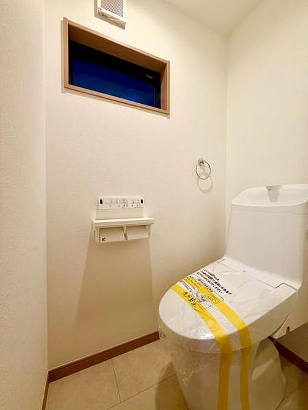 トイレが2か所あることで、忙しい朝にトイレの順番待ちが減る。夜中も階段を使わずにすむ。来客時にプライバシーが守れる。家族構成が変わっても柔軟に対応できる。など、利便性が向上します。