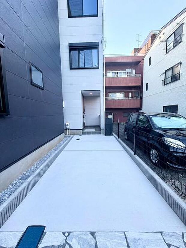駐車場付きで、マイカー派の方にも安心です。