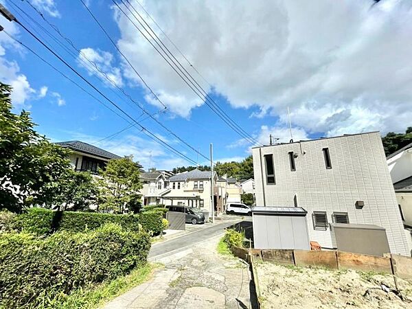 ゆとりある敷地で、理想の住まいを自由に設計できます。