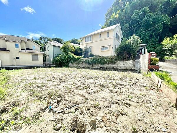 ゆとりある敷地で、理想の住まいを自由に設計できます。