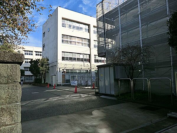 横浜市立城郷中学校　1410m