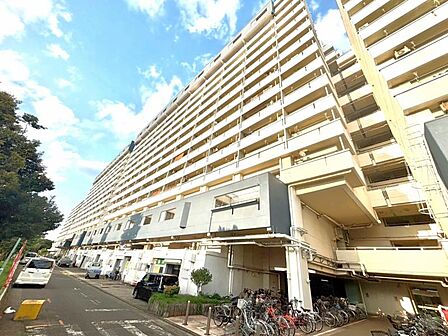 JR東海道線「川崎」駅徒歩15分 家具付きエアコン1台付き。生活に便利な設備・仕様を揃えた快適住宅です。