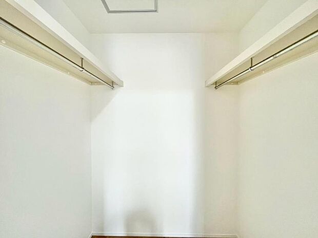 各部屋に収納が充実しており、整理整頓がしやすい設計です。