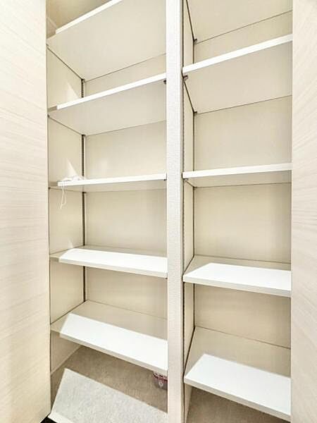 各部屋に収納が充実しており、整理整頓がしやすい設計です。