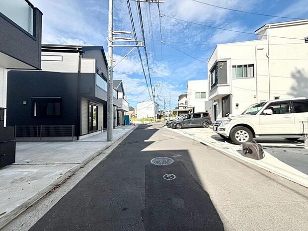 毎日のお車の出し入れもストレスなく行えます。