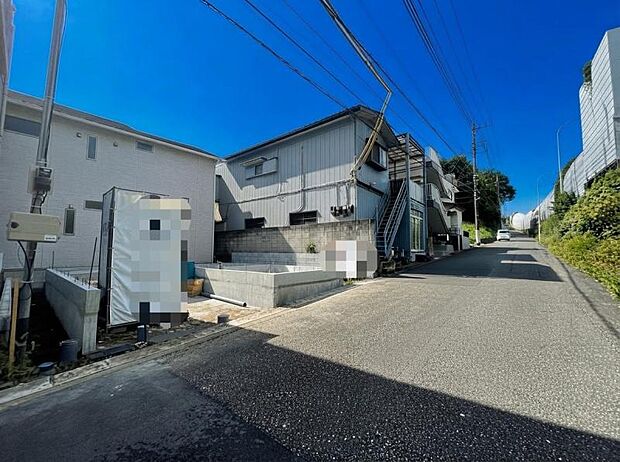 この場所だからこそ叶えられる開放感、「陽光を取り入れた住宅」です。是非現地でご体感下さいませ。現地外観写真(2026.9.4撮影)