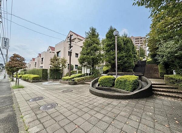 豊かな居住性とクオリティが見事に調和した住空間は住まうことの喜びを感じさせてくれます。