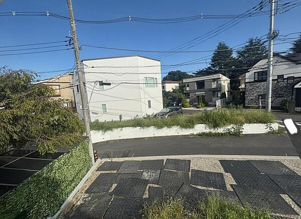 現地で広さのご体感ができます。図面と合わせてご説明しますので、お気軽にお問い合わせください。