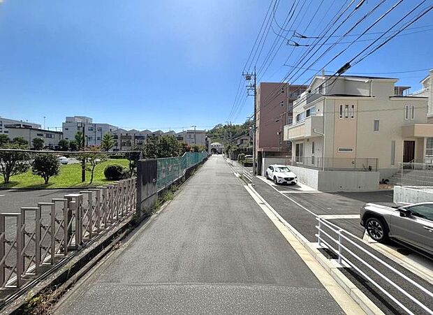 現地で広さのご体感ができます。図面と合わせてご説明しますので、お気軽にお問い合わせください(2026年9月撮影)