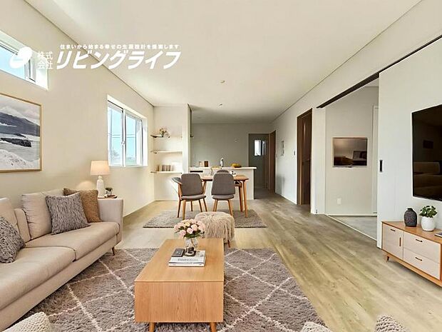 ※配置してある家具はCGによるイメージです。くつろげるリビングは話に夢中になりすぎて、ついつい時間を忘れてしまう。そんな束の間の幸せを感じさせてくれる場所です。