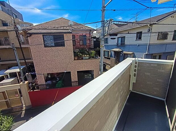 心地よい風を感じながら過ごせる、ゆとりある空間です。