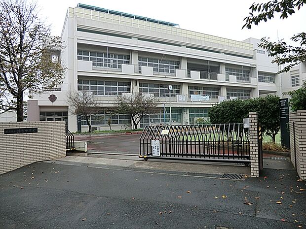 横浜市立錦台中学校 1690m