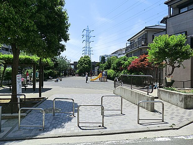 松見町四丁目公園　230ｍ